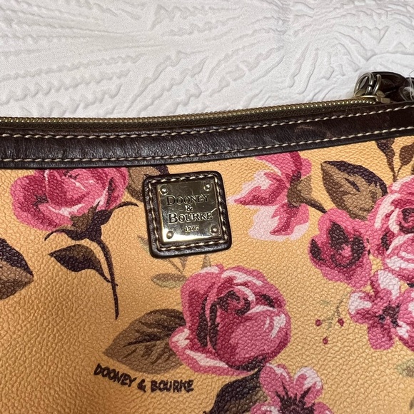 Dooney & Bourke Wristlet - Picture 3 of 4